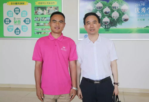 周金平為2019年宜化集團入職新職工(大學生)講授第一課(圖3) 周金平為2019年宜化集團入職新職工(大學生)講授第一課(圖3)