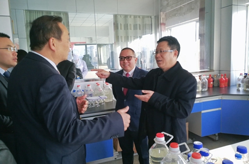 王大真帶隊(duì)到金沙酒業(yè)調(diào)研并指導(dǎo)2020年預(yù)算工作(圖2) 王大真帶隊(duì)到金沙酒業(yè)調(diào)研并指導(dǎo)2020年預(yù)算工作(圖2)