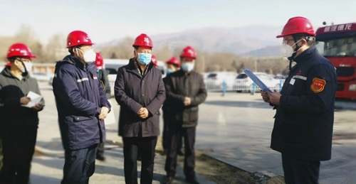 青海省委常委、省總工會主席馬吉孝到青海宜化調研慰問(圖1) 青海省委常委、省總工會主席馬吉孝到青海宜化調研慰問(圖1)