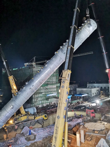 TMP項目最大最高最重單體設備成功吊裝(圖2) TMP項目最大最高最重單體設備成功吊裝(圖2)