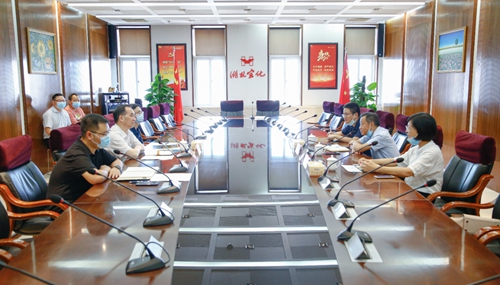 宜昌市總工會黨組書記、常務(wù)副主席皮祖武一行到宜化集團(tuán)調(diào)研(圖1) 宜昌市總工會黨組書記、常務(wù)副主席皮祖武一行到宜化集團(tuán)調(diào)研(圖1)