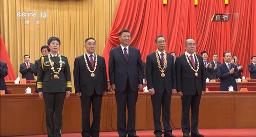 向抗疫英雄致敬!宜化集團組織收看全國抗擊新冠肺炎疫情表彰大會(圖1) 向抗疫英雄致敬!宜化集團組織收看全國抗擊新冠肺炎疫情表彰大會(圖1)