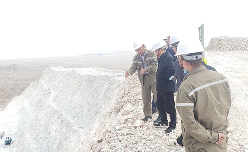 王大真到巴州嘉宜公司走訪調研(圖1) 王大真到巴州嘉宜公司走訪調研(圖1)