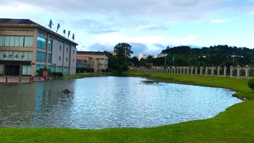 抓好產(chǎn)品質(zhì)量,我們是認(rèn)真的!金沙酒業(yè)獲得多項(xiàng)榮譽(yù)(圖1) 抓好產(chǎn)品質(zhì)量,我們是認(rèn)真的!金沙酒業(yè)獲得多項(xiàng)榮譽(yù)(圖1)