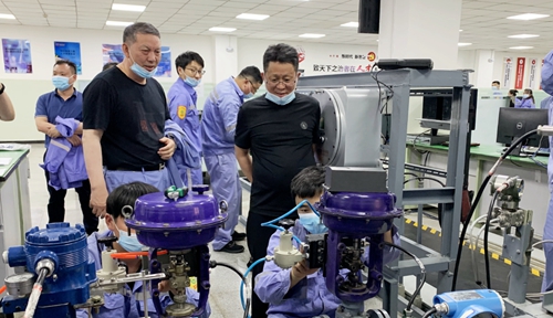 王大真一行到新疆宜化調研指導(圖4) 王大真一行到新疆宜化調研指導(圖4)