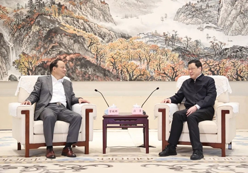 寧德時代在鄂投資布局新能源汽車動力電池產業！應勇王忠林與曾毓群座談(圖1)