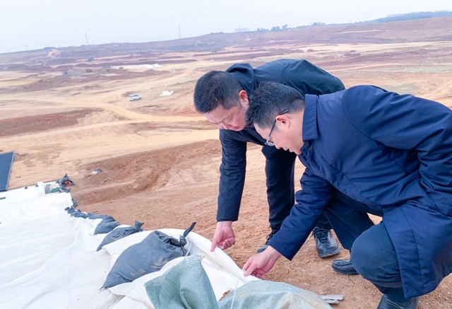 王大真一行到田家河園區現場辦公(圖2) 王大真一行到田家河園區現場辦公(圖2)
