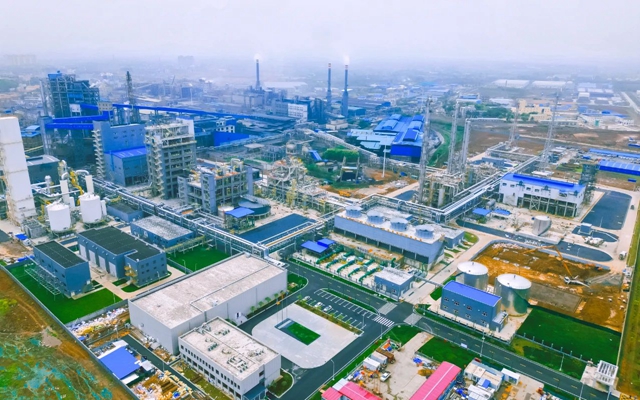 雙環公司合成氨升級改造項目空分裝置順利產出合格氧氮產品(圖1) 雙環公司合成氨升級改造項目空分裝置順利產出合格氧氮產品(圖1)