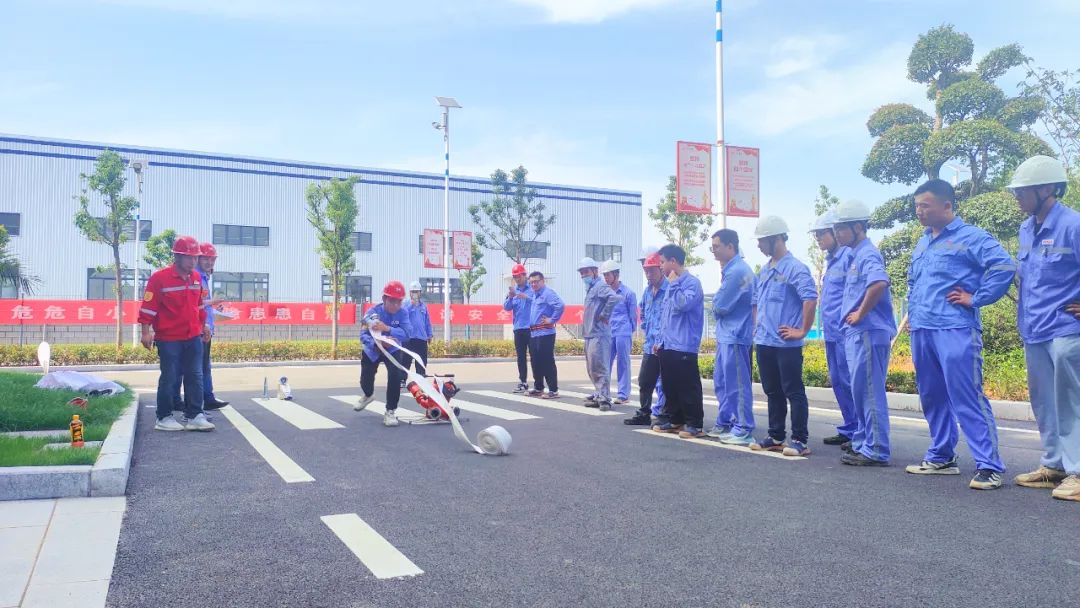 【安全生產(chǎn)月】降解新材料公司開展消防應(yīng)急技能比武(圖2) 圖片