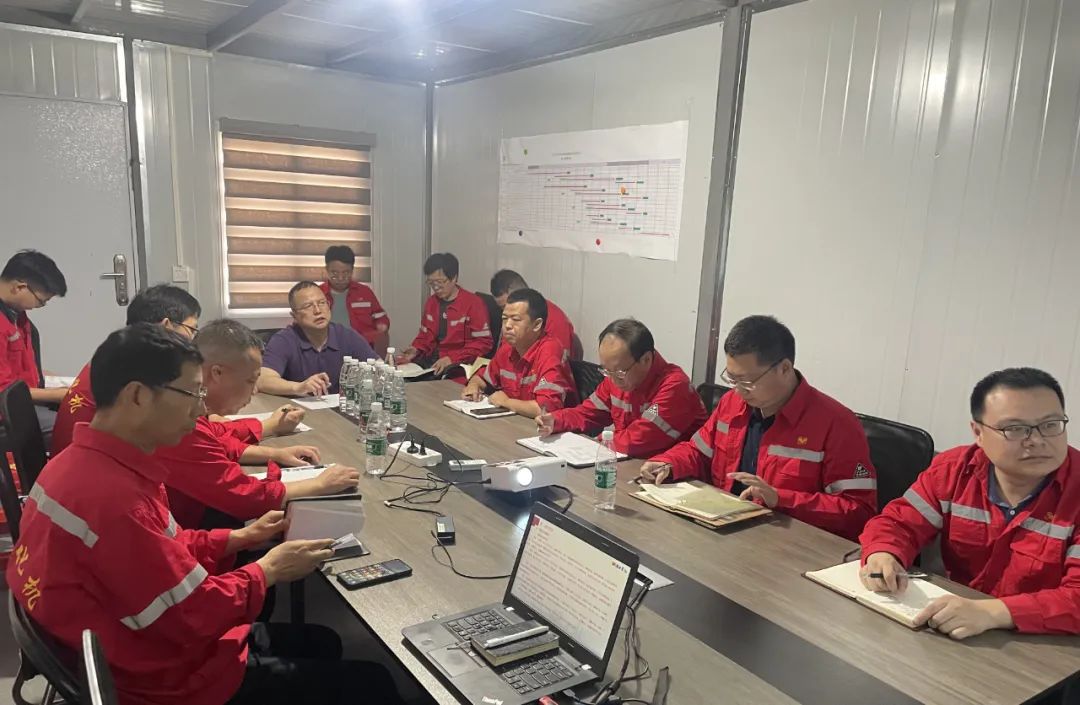 化機公司黨委書記、董事長、總經理楊中澤一行到史丹利項目現場辦公