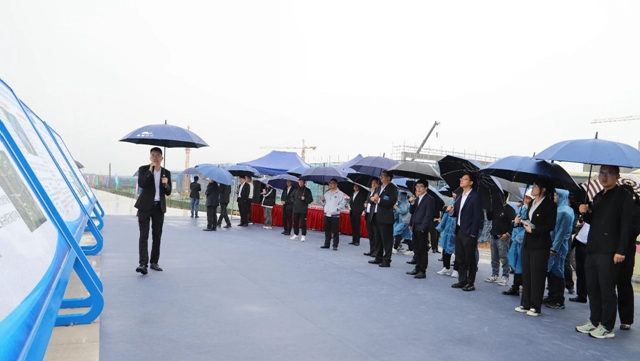 肩負重托共謀發展!集團七屆二次職代會代表報到并參觀田家河新項目(圖3) 肩負重托共謀發展!集團七屆二次職代會代表報到并參觀田家河新項目(圖3)