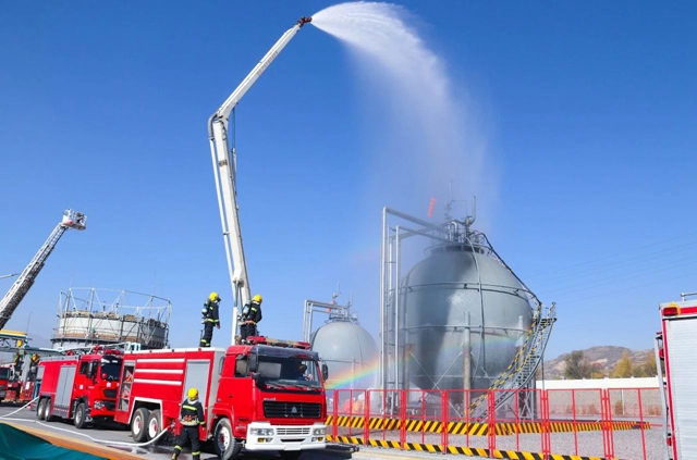 演練提技能交流促提升！青海宜化深入推進消防安全標準化(圖1)