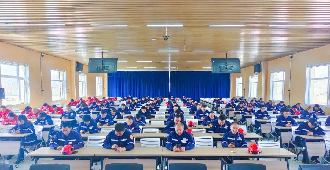 青海宜化組織開展第一期管理人員履職能力考試(圖3) 青海宜化組織開展第一期管理人員履職能力考試(圖3)