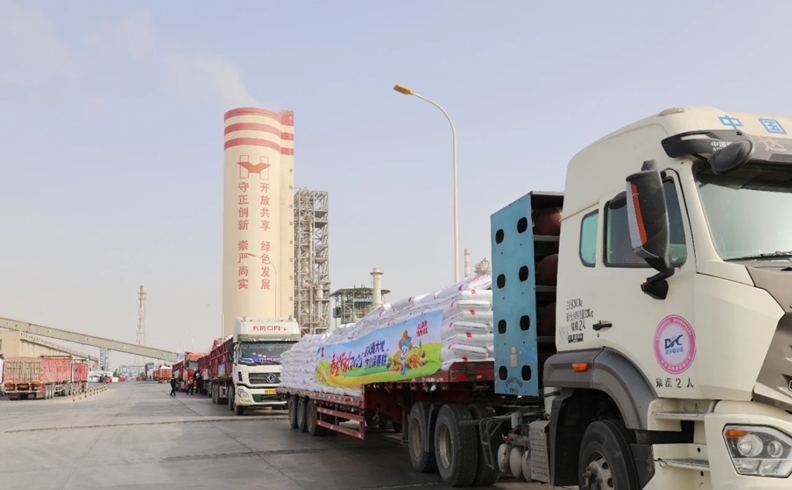 新疆天運：開足馬力生產(chǎn)，全力服務(wù)春耕(圖1)